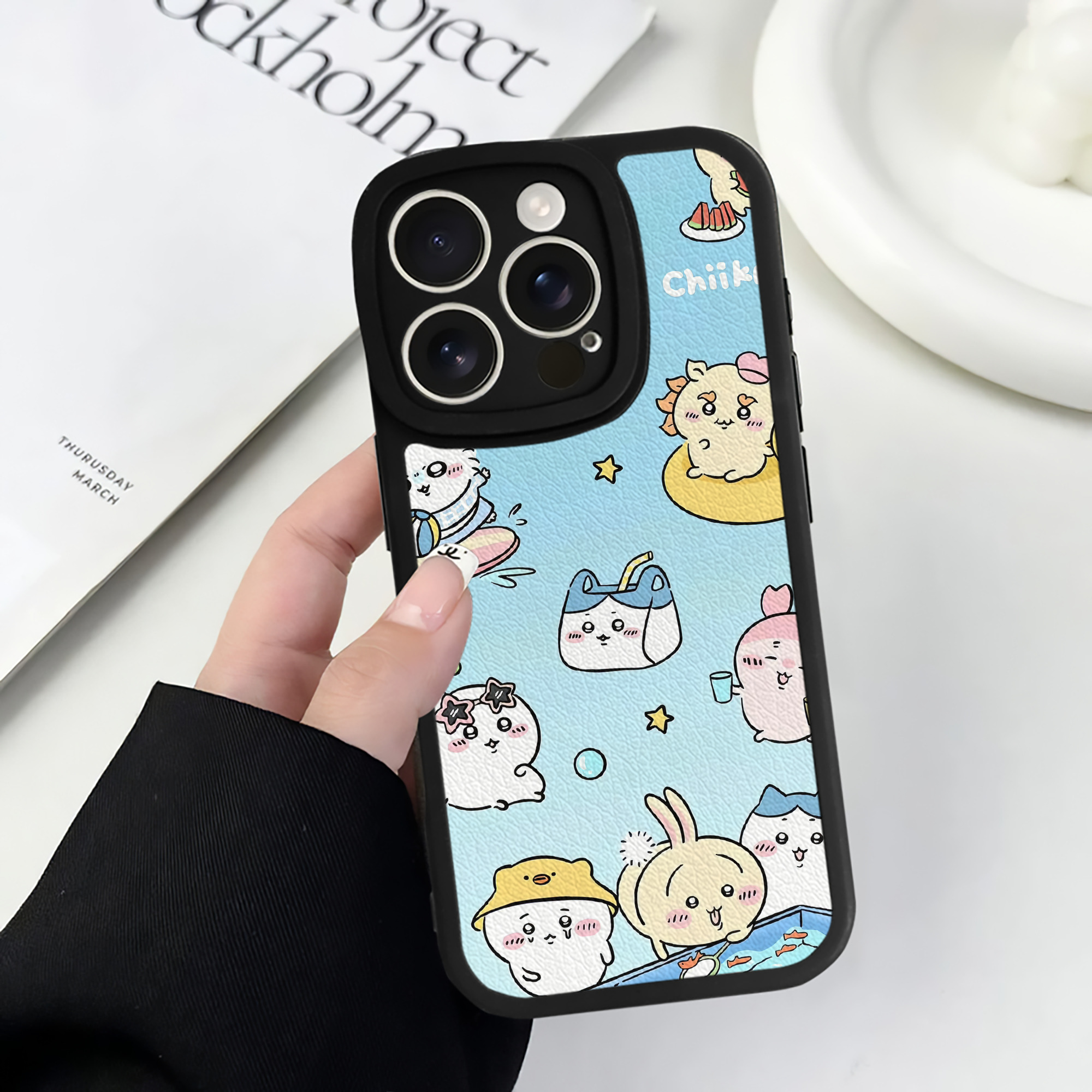（画像用） ちいかわ Chii-kawa 【iPhone 16シリーズ対応】シリコンスマホケース（レザー調） 材質：シリコン